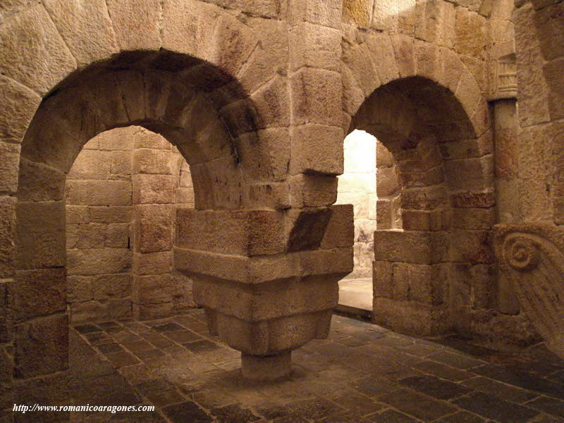 APEO DE ARCOS EN MACIZO CAPITEL